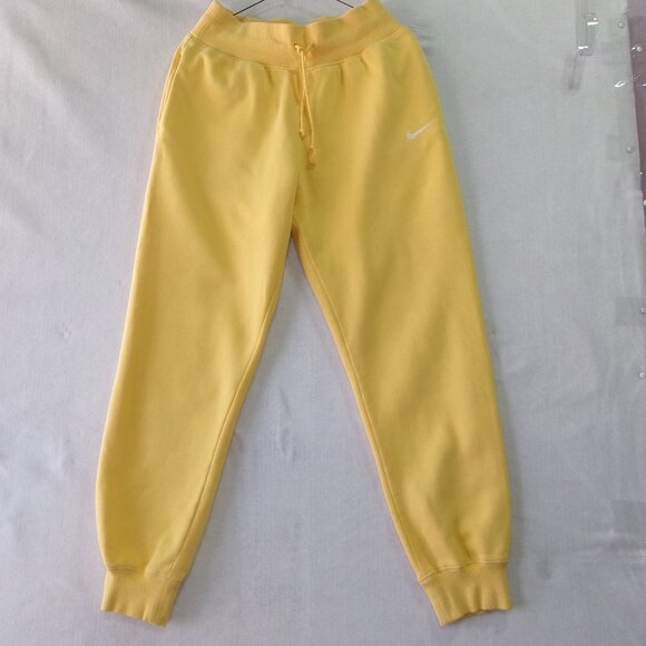 Nike Club Men's Medium Fleece Pants Joggers Solar‎ Flare Yellow - Picture 1 of 4